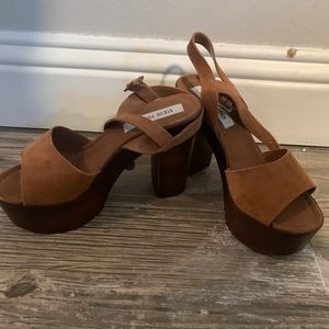 Steve Madden 70s Inspired heels ✨